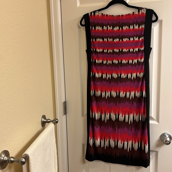 Bisou Bisou dress - Picture 2 of 5